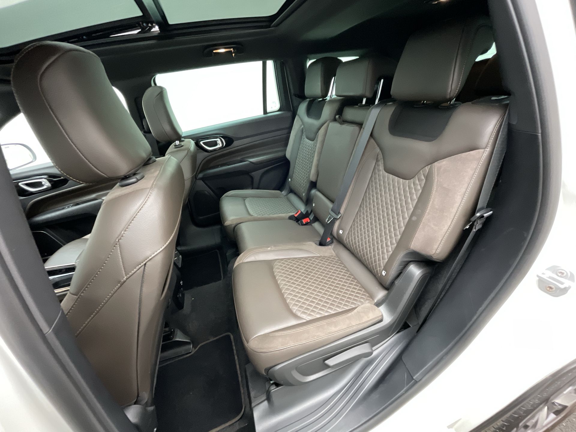Jeep-COMMANDER-Commander Overland T270 1.3 TB Flex Aut.
