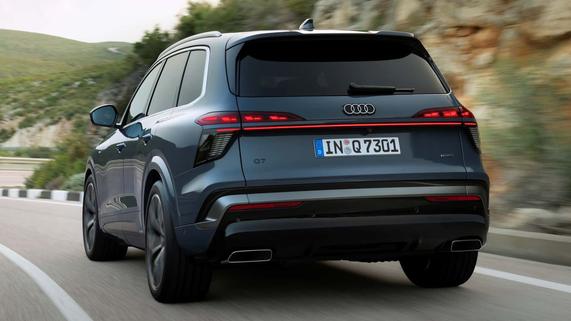 Novo Audi Q7 tem até 591 cv, iluminação inédita e assistente que assume a direção