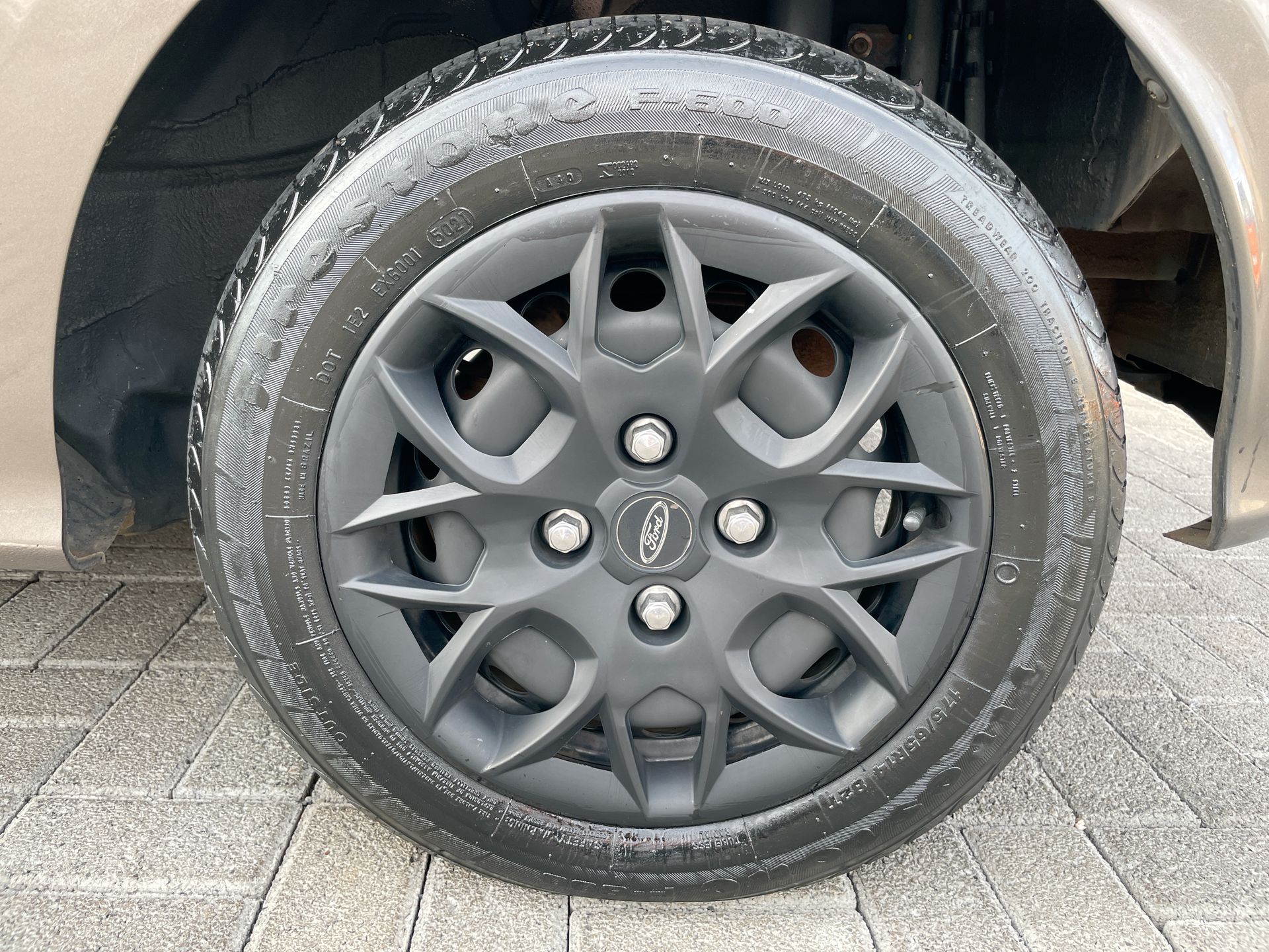 Ford-KA-Ka 1.0 SE/SE Plus TiVCT Flex 5p