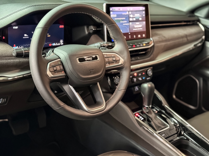 Jeep-COMMANDER-1.3 T270 TURBO FLEX OVERLAND AT6