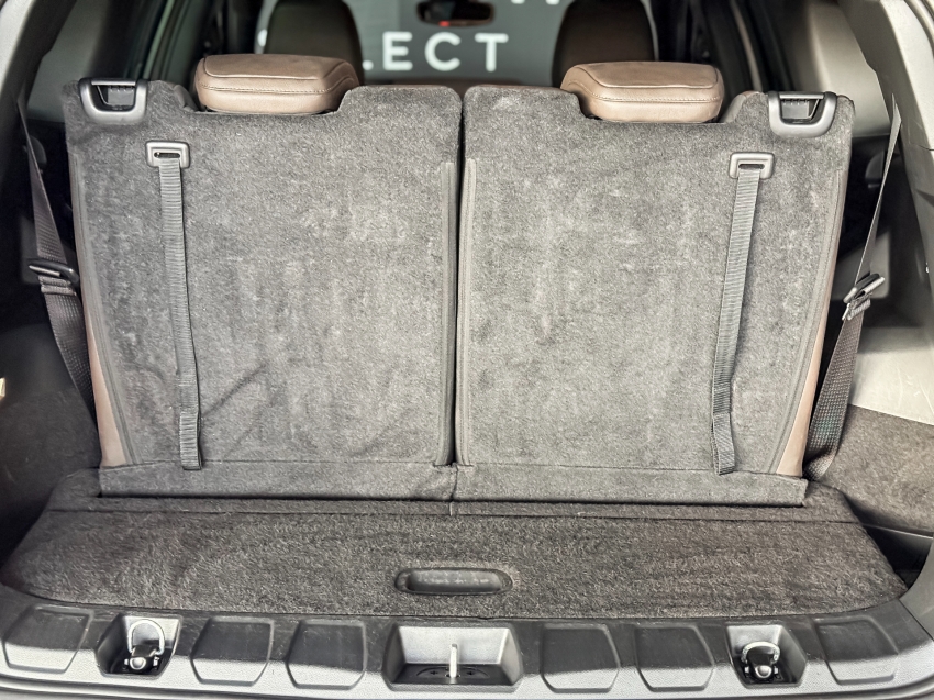 Jeep-COMMANDER-2.2 TURBO DIESEL OVERLAND AT9