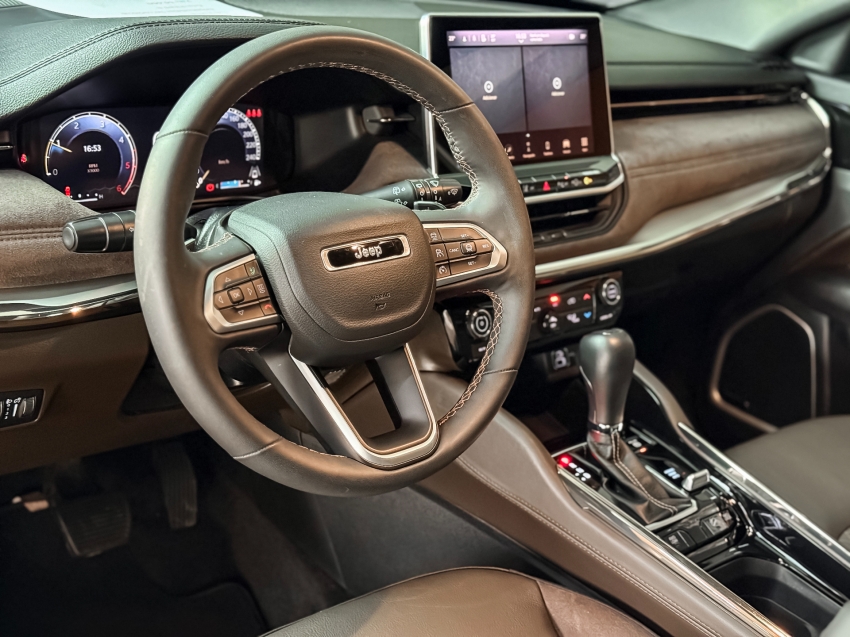 Jeep-COMMANDER-2.2 TURBO DIESEL OVERLAND AT9