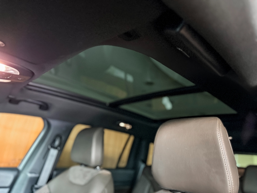 Jeep-COMMANDER-2.2 TURBO DIESEL OVERLAND AT9