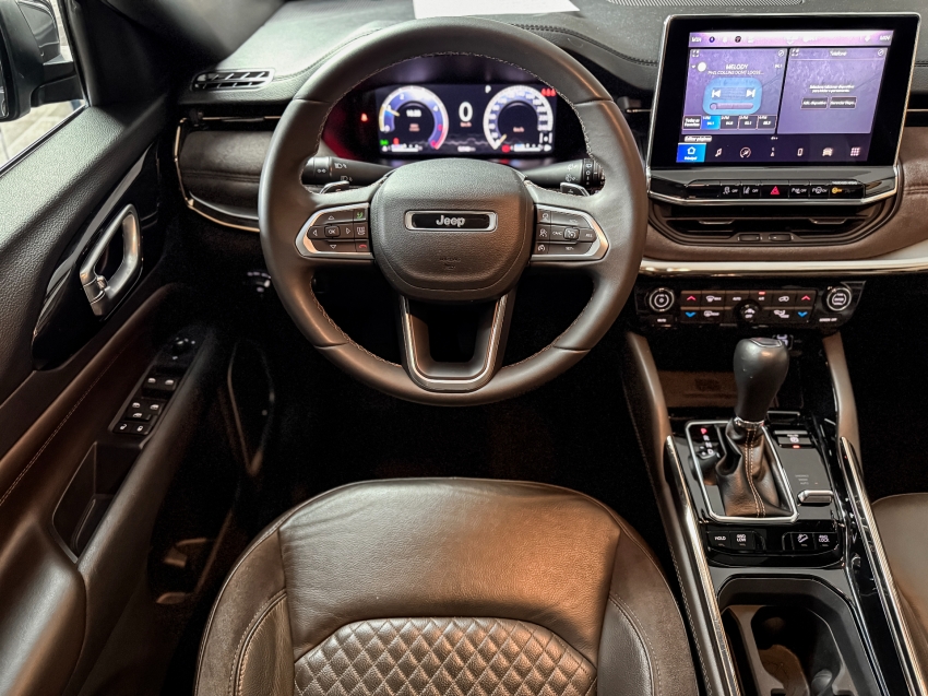 Jeep-COMMANDER-2.0 TD380 TURBO DIESEL OVERLAND AT9
