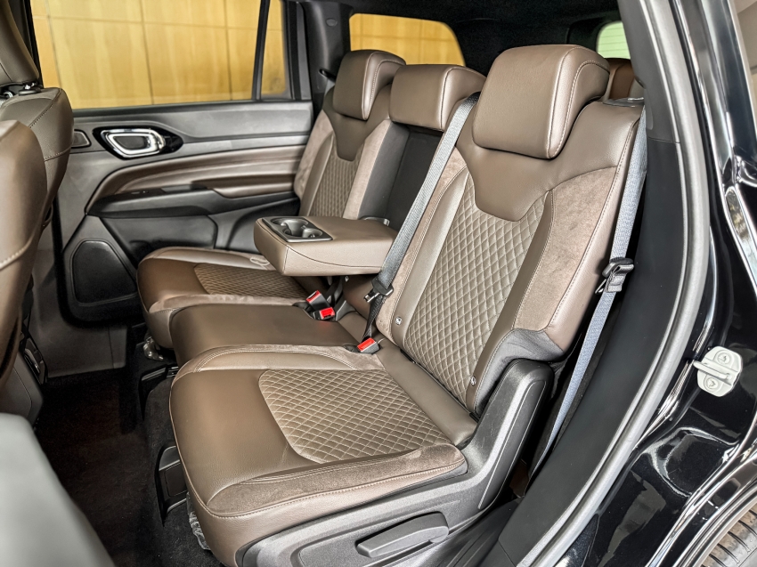 Jeep-COMMANDER-2.0 TD380 TURBO DIESEL OVERLAND AT9