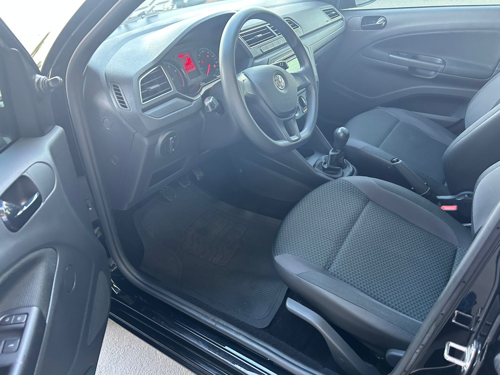 Volkswagen-VOYAGE-VOYAGE 1.0 Flex 12V 4p