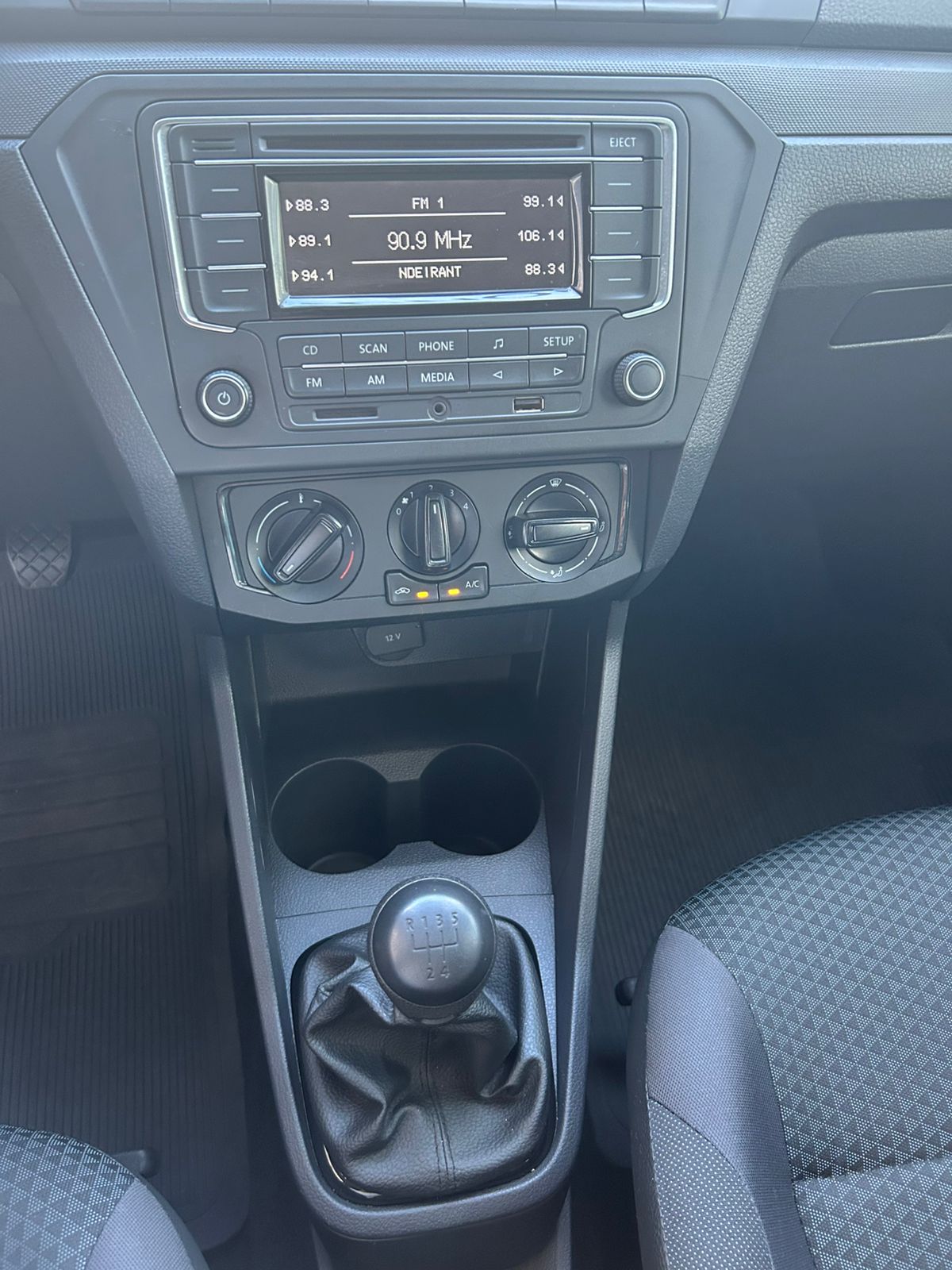 Volkswagen-VOYAGE-VOYAGE 1.0 Flex 12V 4p