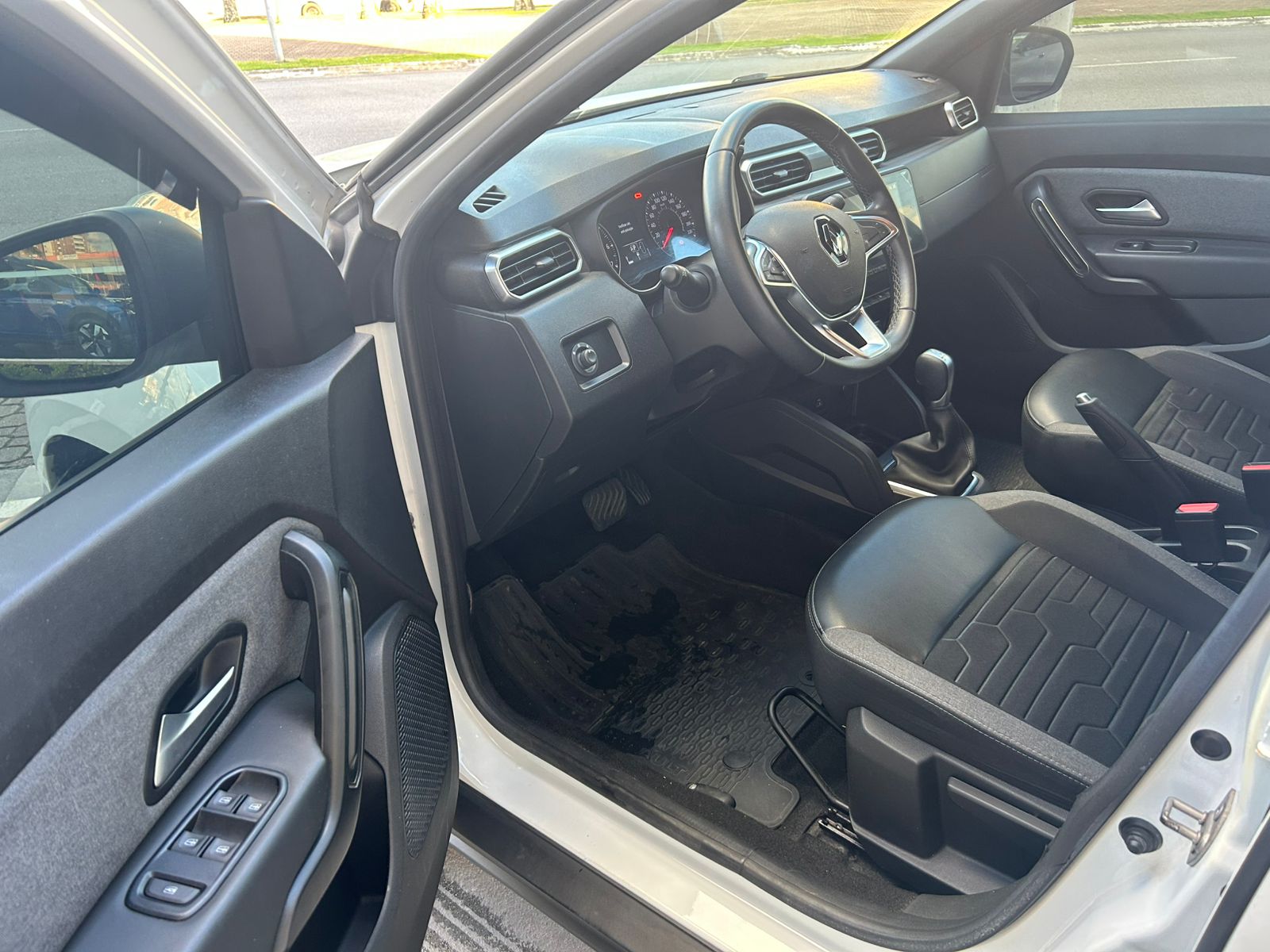 Renault-DUSTER-DUSTER INTENSE 16