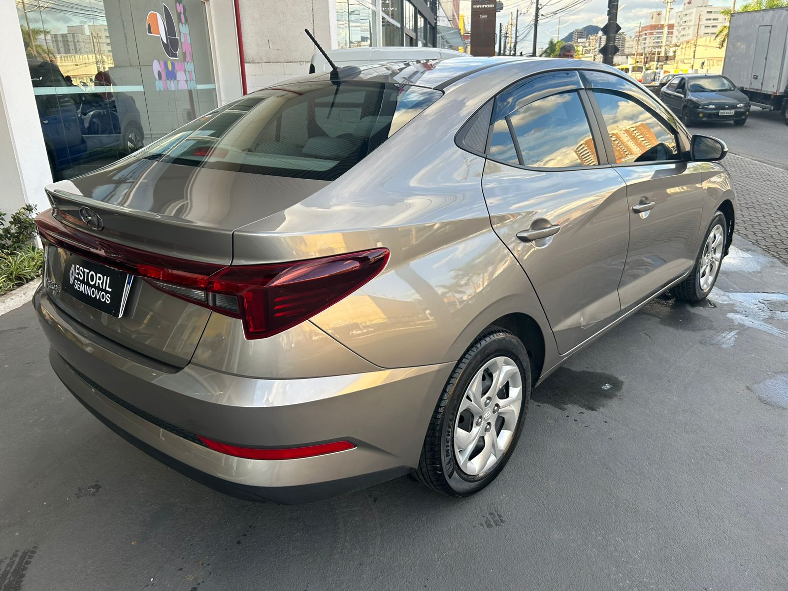Hyundai-HB20S-HB20S Comfort Plus 1.0 Flex 12V Mec.