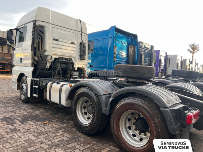 MAN-TGX-TGX 28.440 6x2 2p (diesel)(E5)