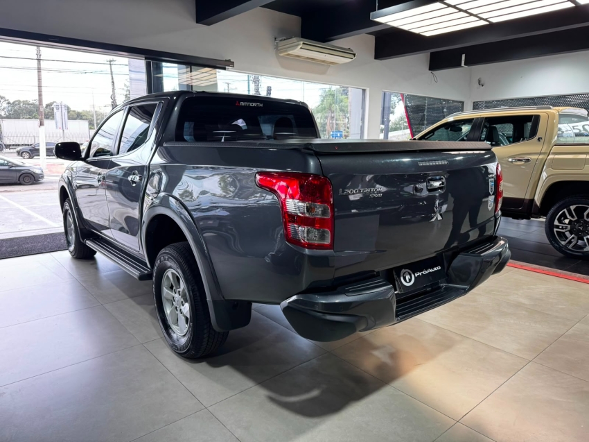 Mitsubishi-L200 TRITON-2.4 16V TURBO DIESEL SPORT HPE CD 4P 4X4 AUTOMÁTICO