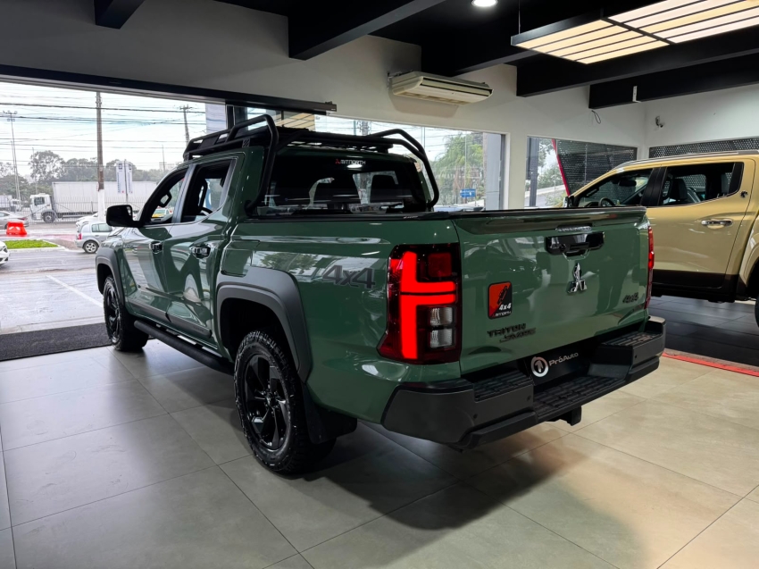 Mitsubishi-TRITON-2.4 BITURBO DIESEL CD SAVANA 4X4 AUTOMÁTICO