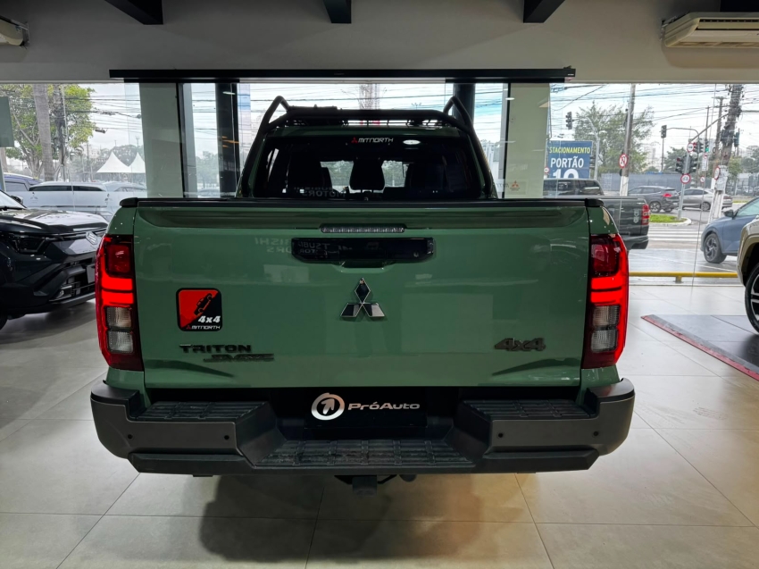 Mitsubishi-TRITON-2.4 BITURBO DIESEL CD SAVANA 4X4 AUTOMÁTICO