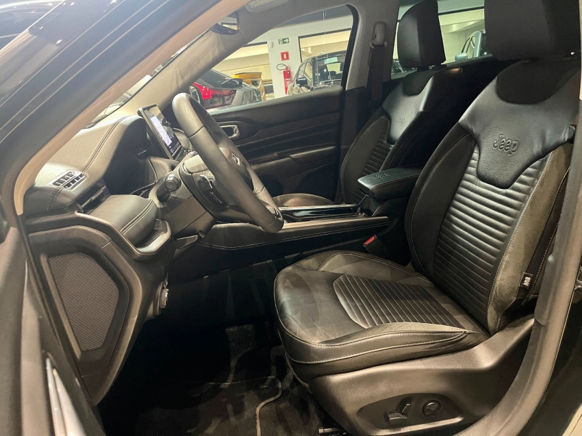 Jeep-COMMANDER-1.3 T270 TURBO FLEX LONGITUDE AT6