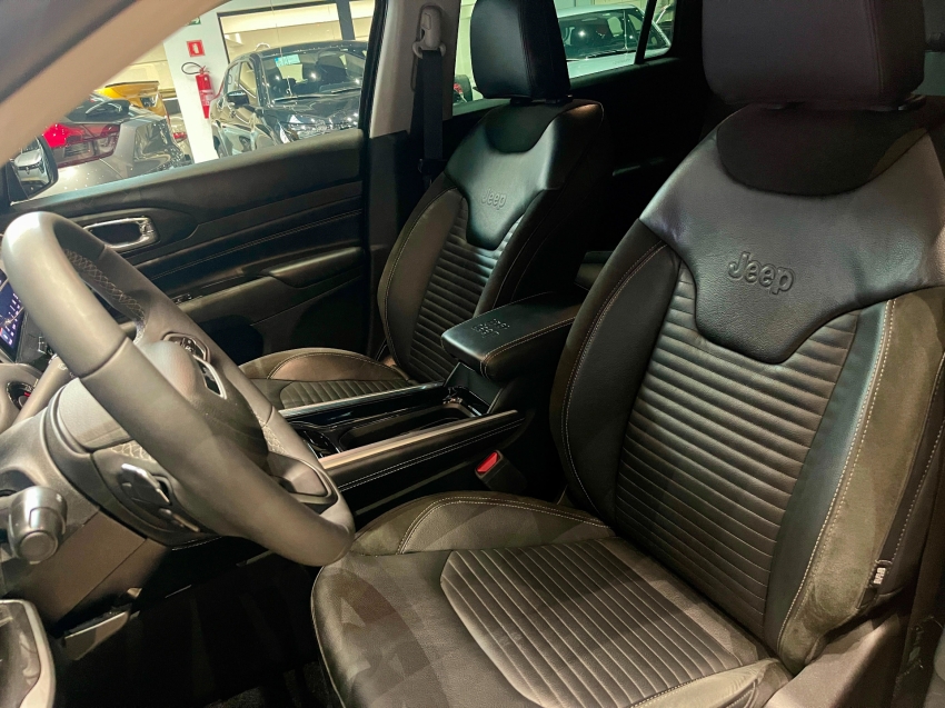 Jeep-COMMANDER-1.3 T270 TURBO FLEX LONGITUDE AT6