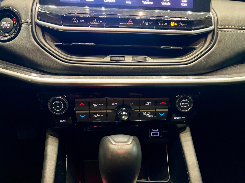 Jeep-COMMANDER-1.3 T270 TURBO FLEX LONGITUDE AT6