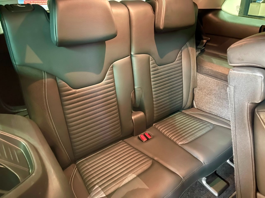 Jeep-COMMANDER-1.3 T270 TURBO FLEX LONGITUDE AT6