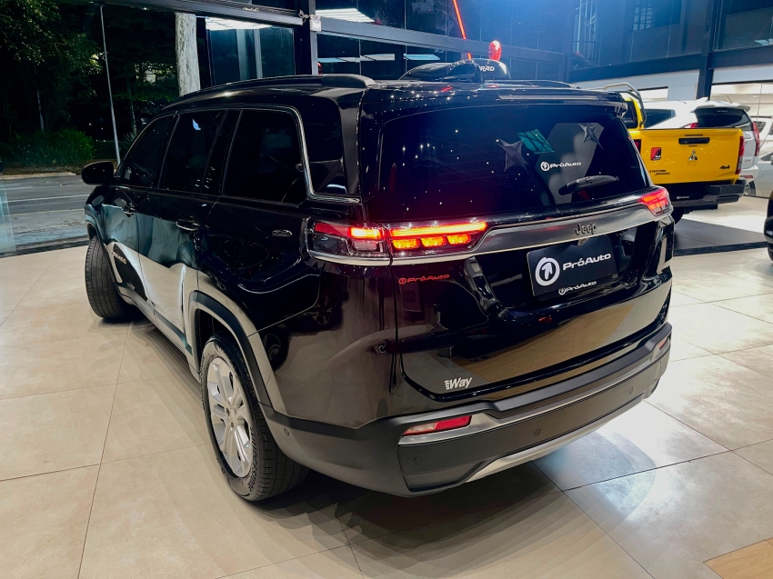 Jeep-COMMANDER-1.3 T270 TURBO FLEX LONGITUDE AT6