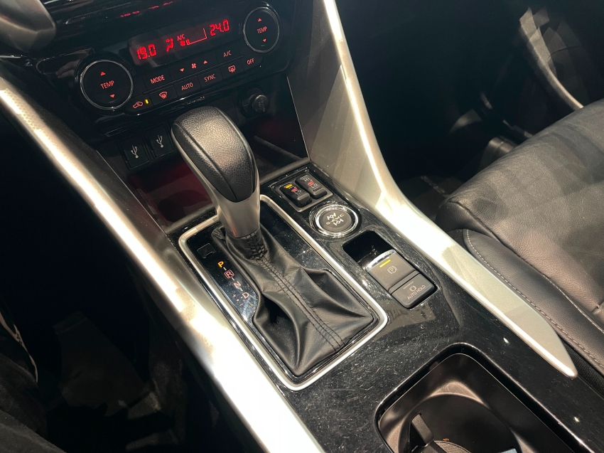 Mitsubishi-ECLIPSE CROSS-1.5 MIVEC TURBO GASOLINA HPE-S S-AWC CVT