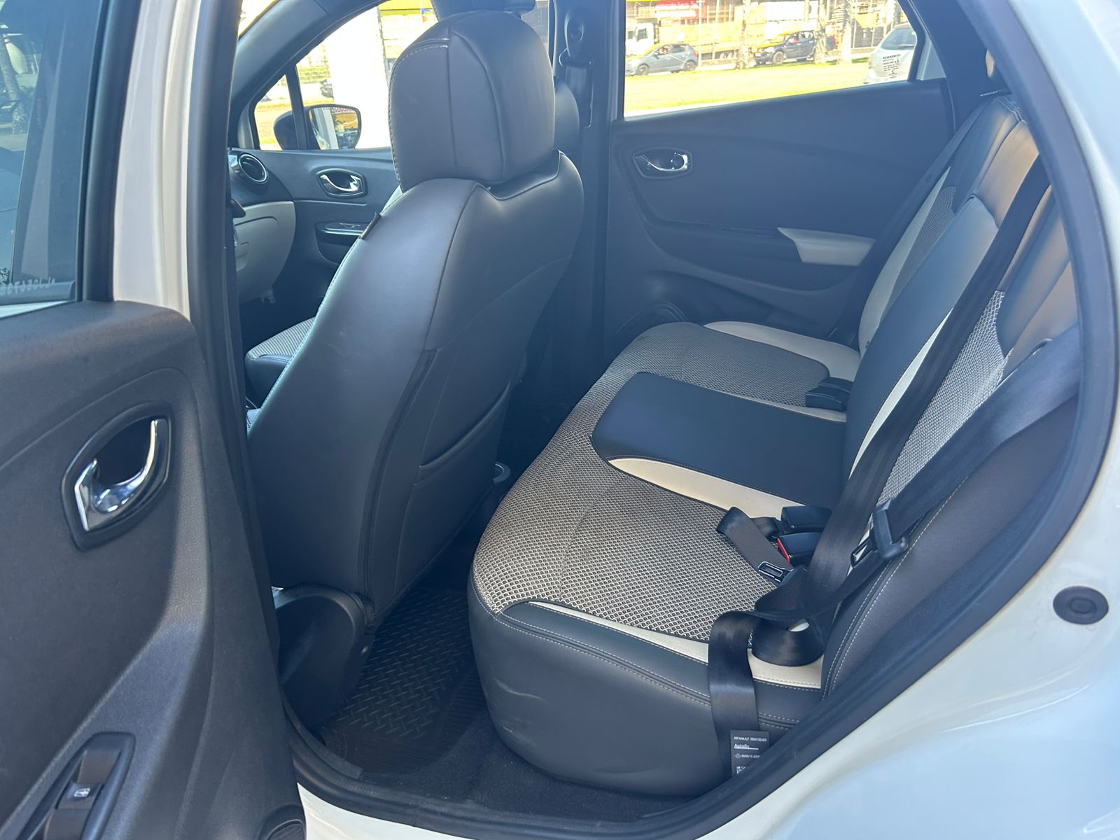 Renault-CAPTUR-CAPTUR 1.6 16V SCE FLEX INTENSE X-TRONIC