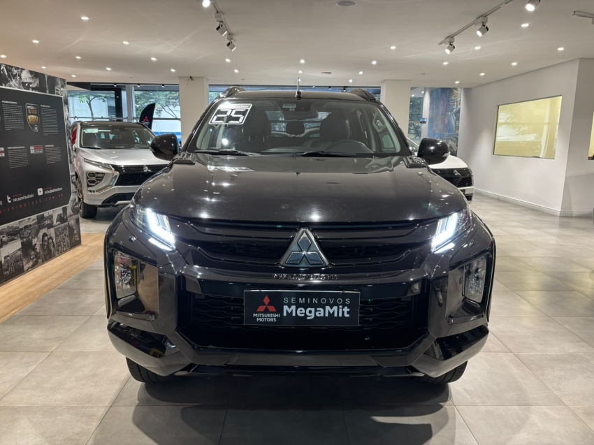 Mitsubishi-L200 TRITON-2.4 16V TURBO DIESEL SPORT HPE-S URBAN CD 4P 4X4 AUTOMÁTICO