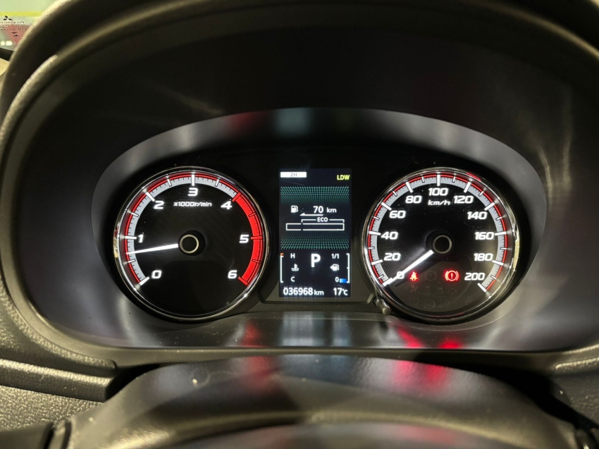 Mitsubishi-L200 TRITON-2.4 16V TURBO DIESEL SPORT HPE-S URBAN CD 4P 4X4 AUTOMÁTICO