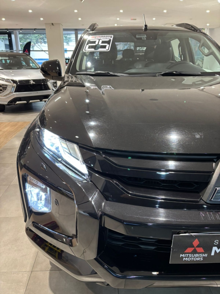 Mitsubishi-L200 TRITON-2.4 16V TURBO DIESEL SPORT HPE-S URBAN CD 4P 4X4 AUTOMÁTICO