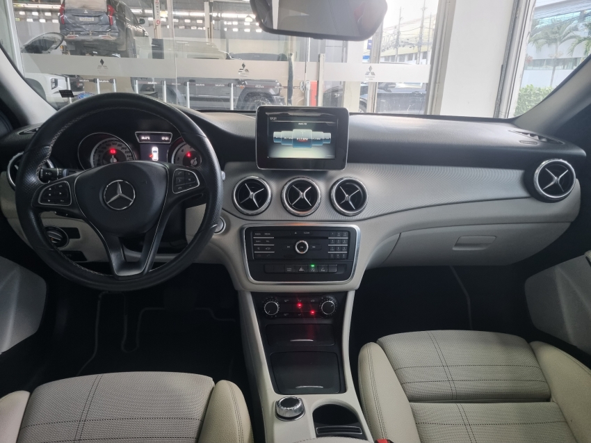 MERCEDES BENZ-GLA 200-1.6 CGI ADVANCE 16V TURBO FLEX 4P AUTOMÁTICO