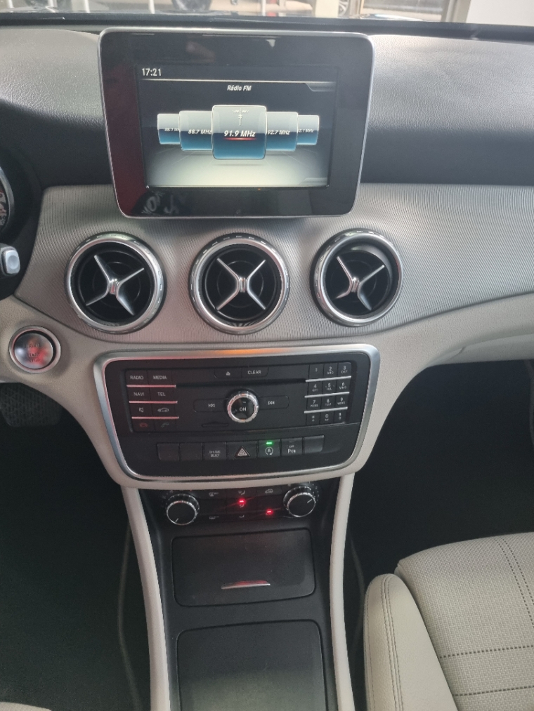 MERCEDES BENZ-GLA 200-1.6 CGI ADVANCE 16V TURBO FLEX 4P AUTOMÁTICO