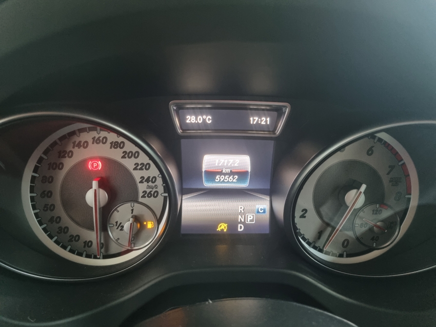 MERCEDES BENZ-GLA 200-1.6 CGI ADVANCE 16V TURBO FLEX 4P AUTOMÁTICO