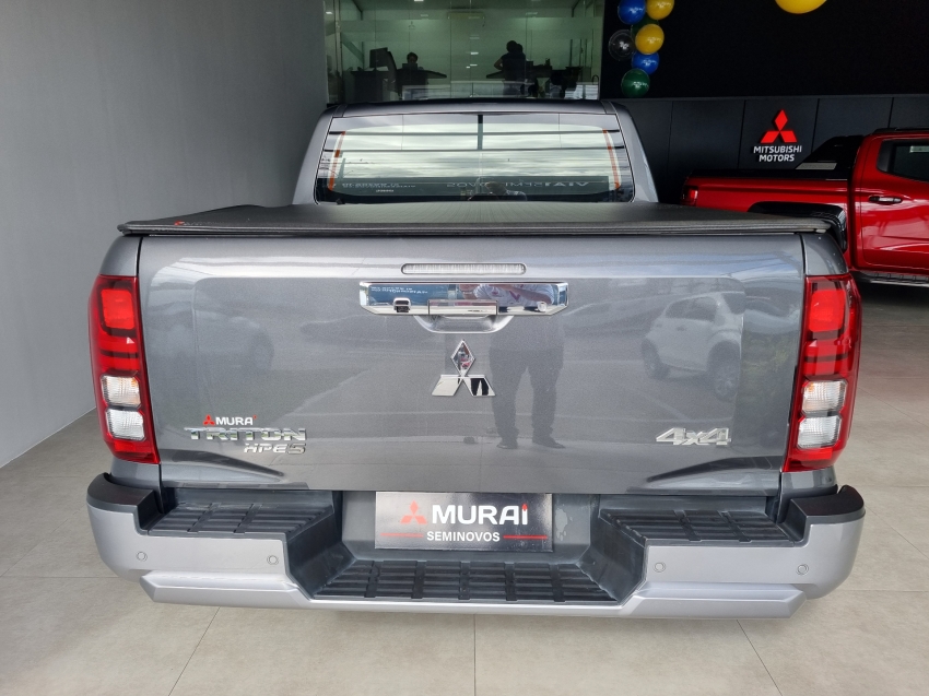 Mitsubishi-TRITON-2.4 BITURBO DIESEL CD HPE-S 4X4 AUTOMÁTICO