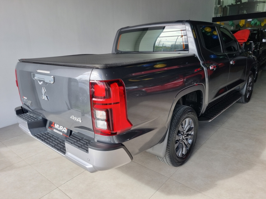 Mitsubishi-TRITON-2.4 BITURBO DIESEL CD HPE-S 4X4 AUTOMÁTICO