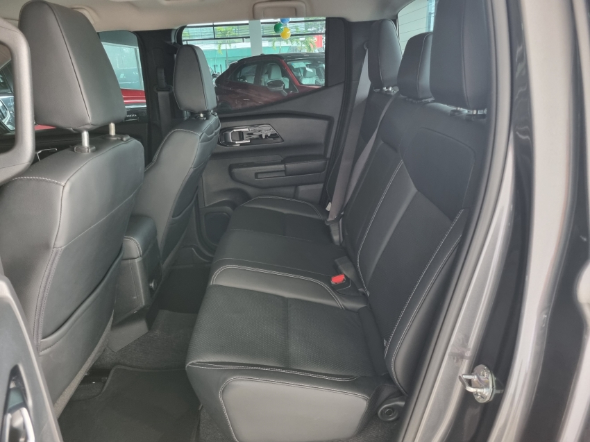 Mitsubishi-TRITON-2.4 BITURBO DIESEL CD HPE-S 4X4 AUTOMÁTICO