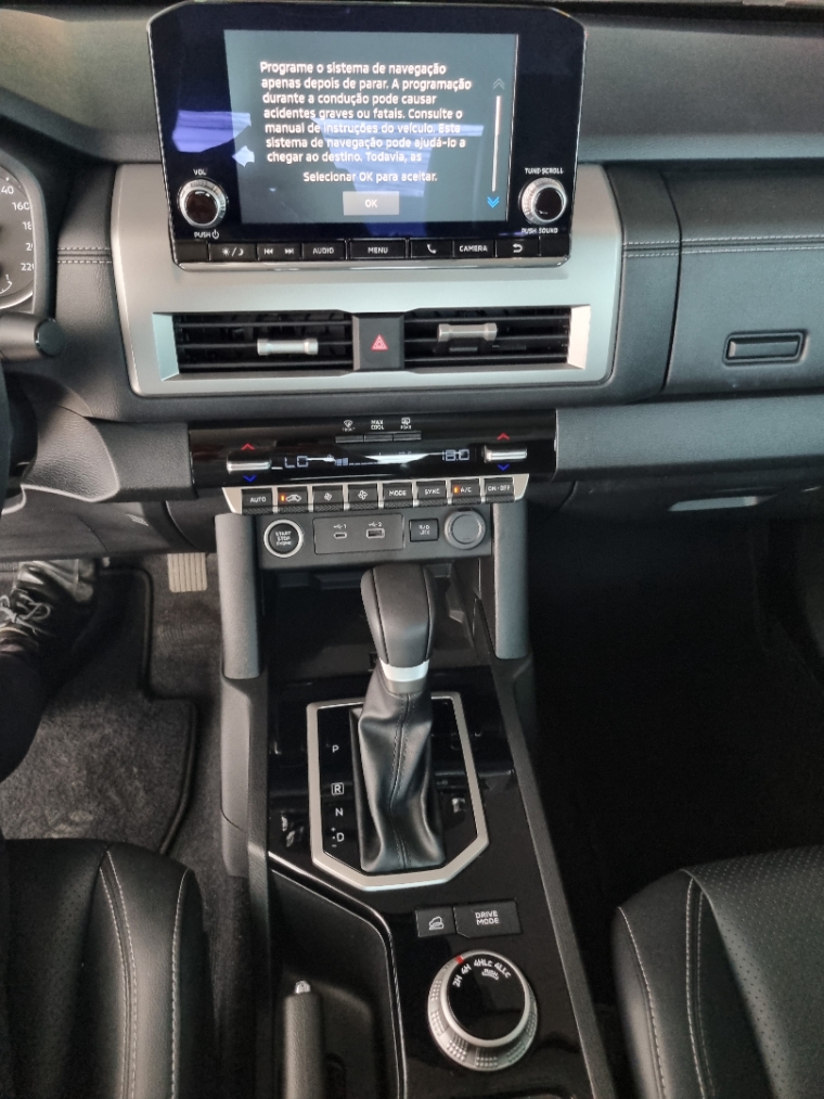 Mitsubishi-TRITON-2.4 BITURBO DIESEL CD HPE-S 4X4 AUTOMÁTICO