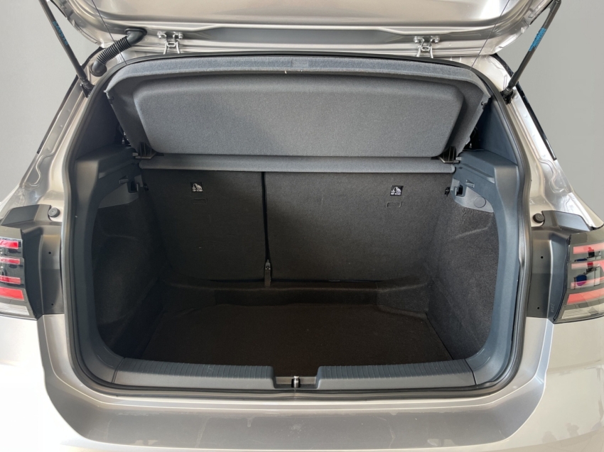 Volkswagen-T-CROSS-1.4 250 TSI TOTAL FLEX HIGHLINE AUTOMÁTICO