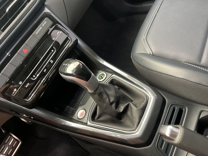 Volkswagen-T-CROSS-1.4 250 TSI TOTAL FLEX HIGHLINE AUTOMÁTICO