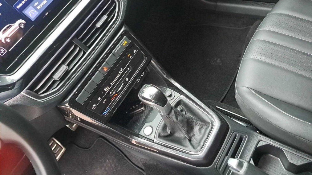 Volkswagen-T-CROSS-1.4 250 TSI TOTAL FLEX HIGHLINE AUTOMÁTICO