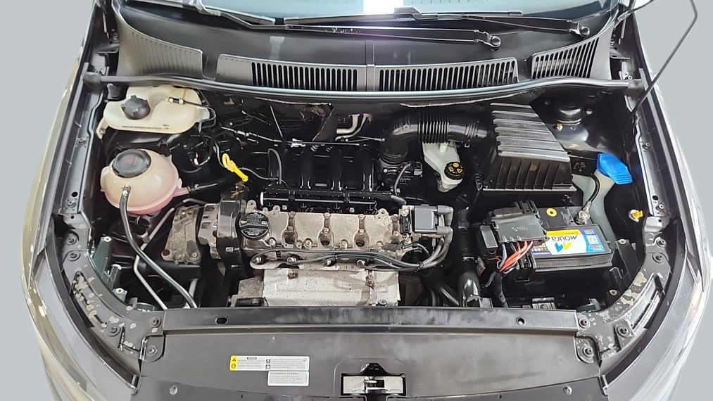 Volkswagen-FOX-1.6 MSI TOTAL FLEX CONNECT 4P MANUAL