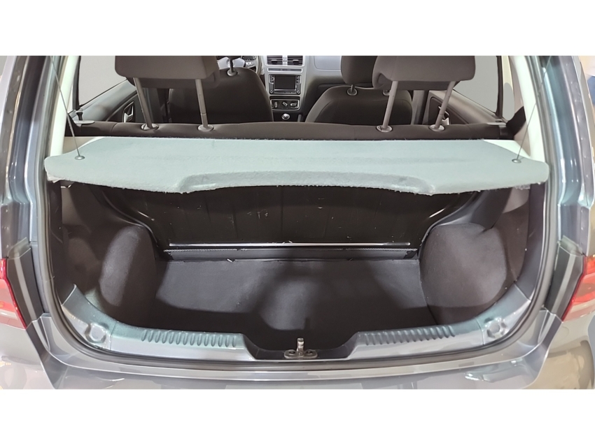 Volkswagen-FOX-1.6 MSI TOTAL FLEX CONNECT 4P MANUAL