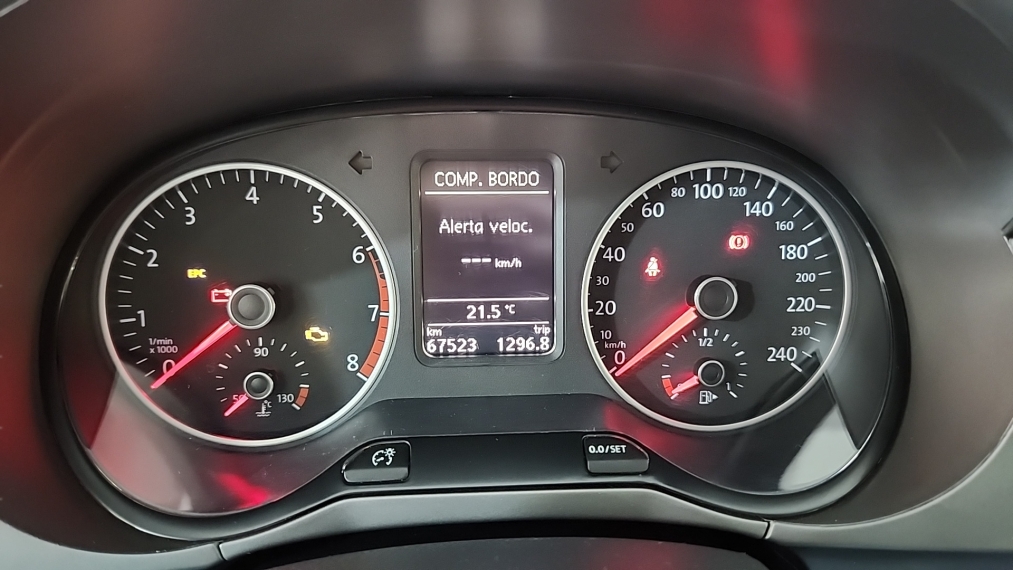 Volkswagen-FOX-1.6 MSI TOTAL FLEX CONNECT 4P MANUAL