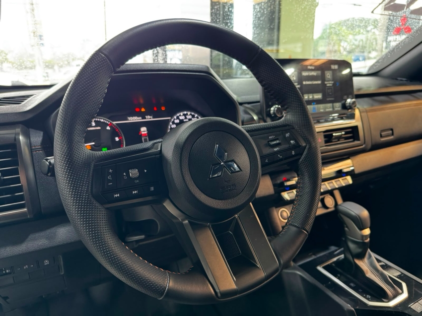 Mitsubishi-TRITON-2.4 BITURBO DIESEL CD SAVANA 4X4 AUTOMÁTICO
