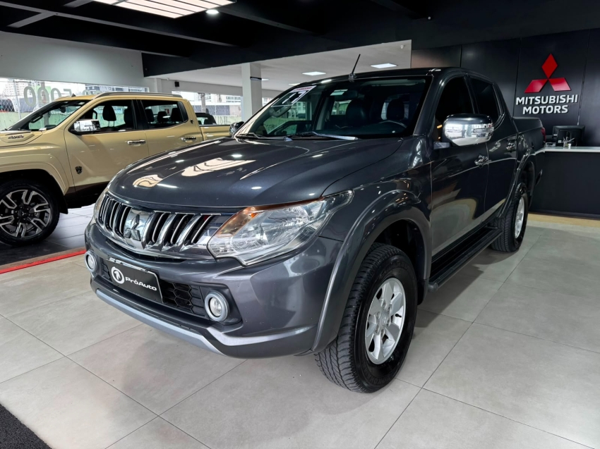 Mitsubishi-L200 TRITON-2.4 16V TURBO DIESEL SPORT HPE CD 4P 4X4 AUTOMÁTICO