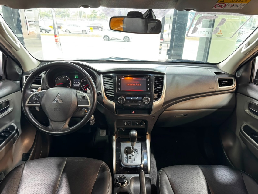Mitsubishi-L200 TRITON-2.4 16V TURBO DIESEL SPORT HPE CD 4P 4X4 AUTOMÁTICO