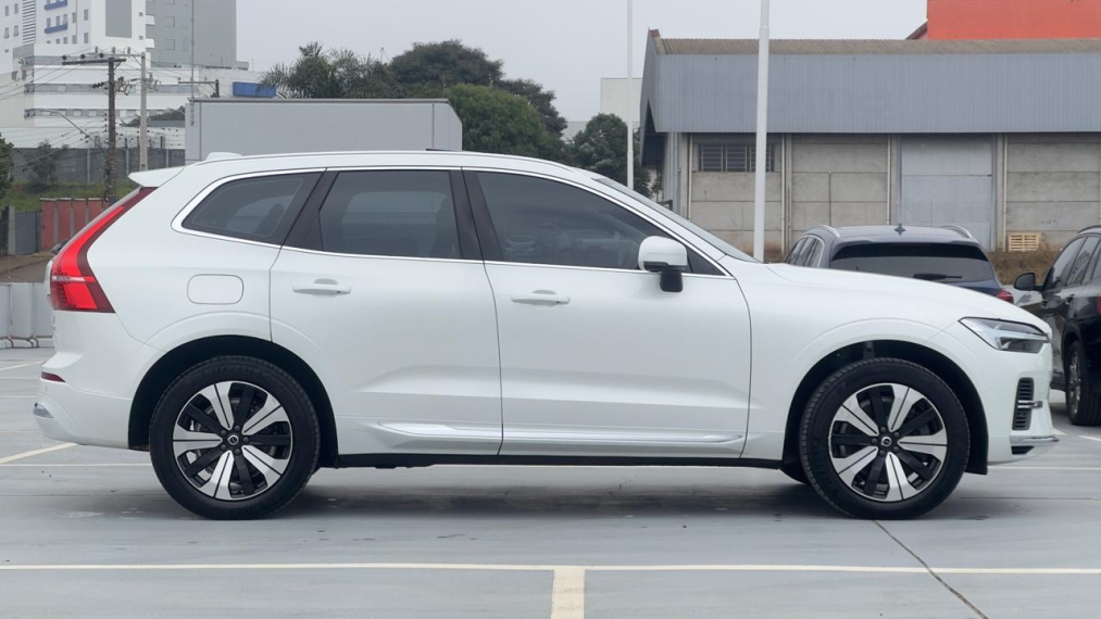 Volvo-XC60-2.0 T8 RECHARGE PLUS AWD GEARTRONIC