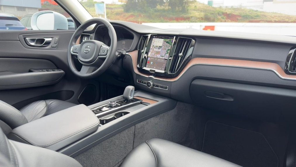 Volvo-XC60-2.0 T8 RECHARGE PLUS AWD GEARTRONIC