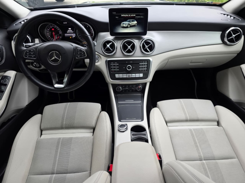 MERCEDES BENZ-GLA 200-1.6 CGI FLEX ADVANCE 7G-DCT