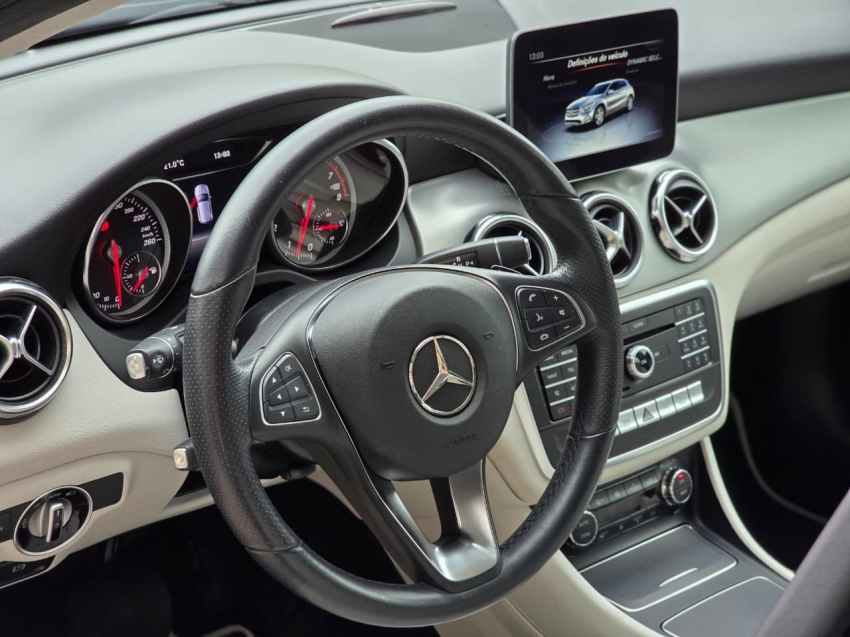 MERCEDES BENZ-GLA 200-1.6 CGI FLEX ADVANCE 7G-DCT