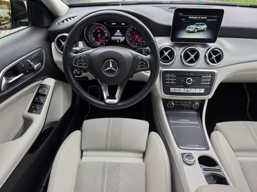 MERCEDES BENZ-GLA 200-1.6 CGI FLEX ADVANCE 7G-DCT
