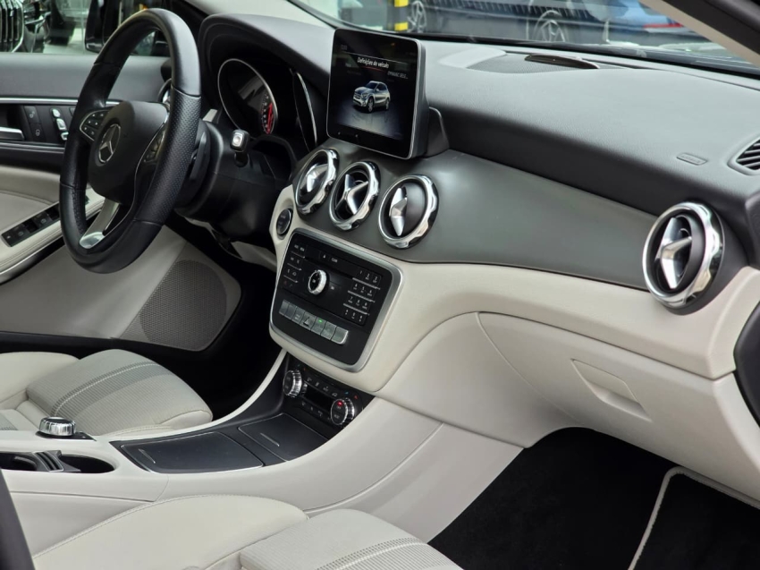 MERCEDES BENZ-GLA 200-1.6 CGI FLEX ADVANCE 7G-DCT