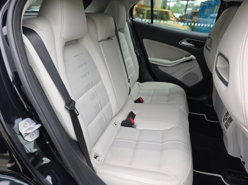 MERCEDES BENZ-GLA 200-1.6 CGI FLEX ADVANCE 7G-DCT